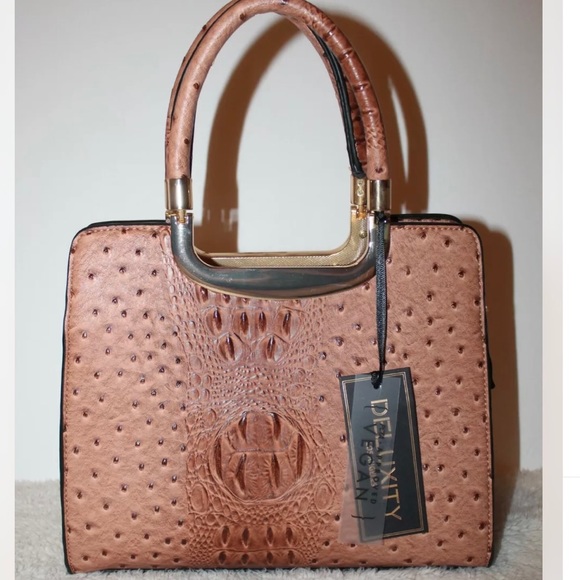 Deluxity Bags Nwt Deluxity Peta Approved Vegan Crossbody Bag Flawed